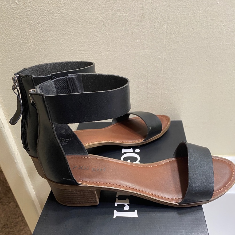 Zigi Girl ZS Nahla Black Heeled Sandals Size: 10M